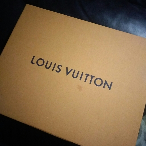 Louis Vuitton Shoes Mens - Picture 8 of 8